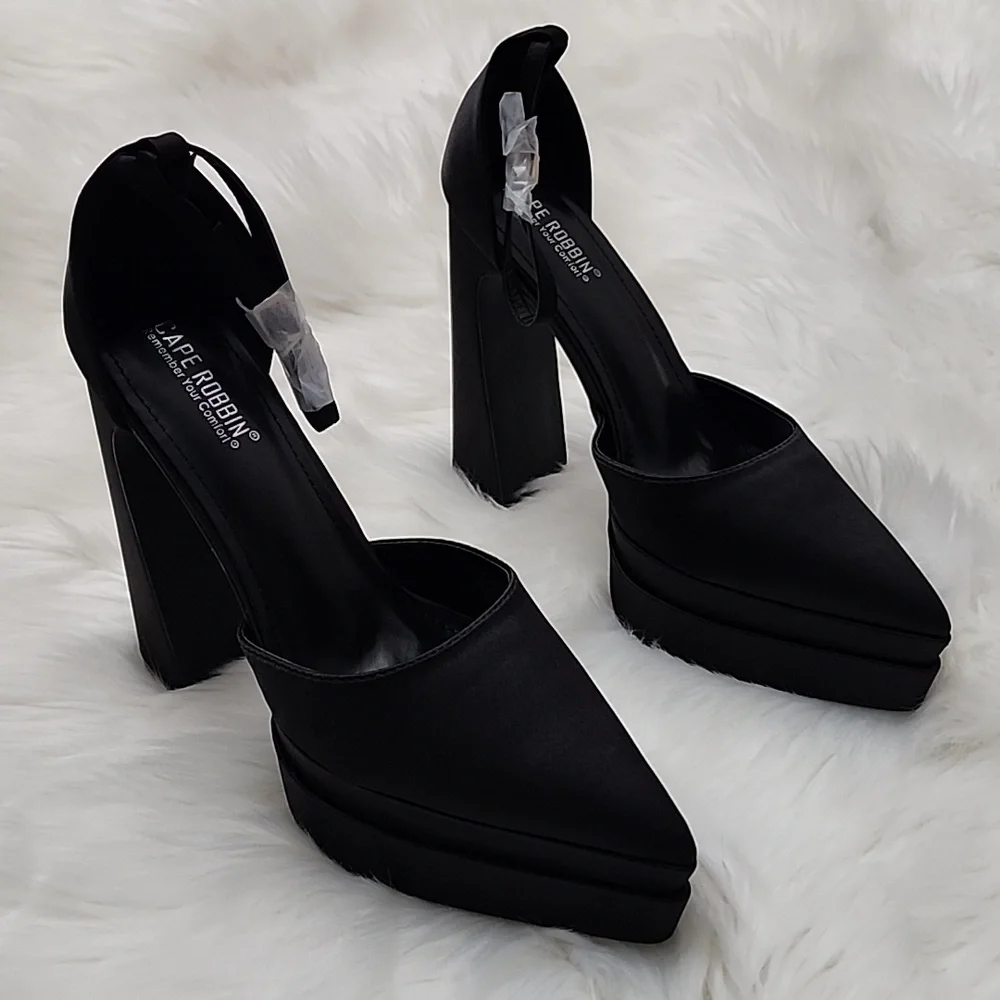 Cape Robbin Snow White High Heels in Black